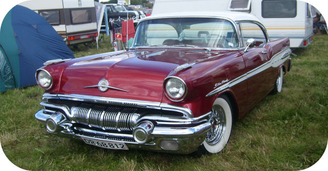 1957 Pontiac Star Chief Custom Catalina Hardtop Coupe front